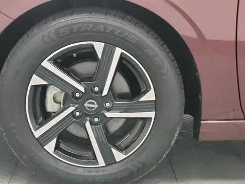 Used 2024 Nissan Sentra SV FWD image 31