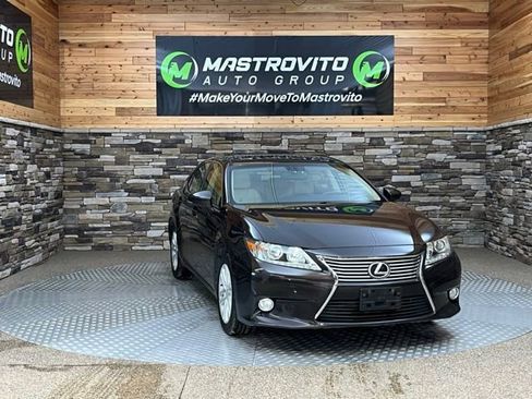 Used 2013 Lexus ES 350 w/ Premium Pkg FWD image 2
