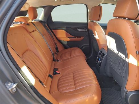 Used 2019 Jaguar F-PACE Portfolio image 30