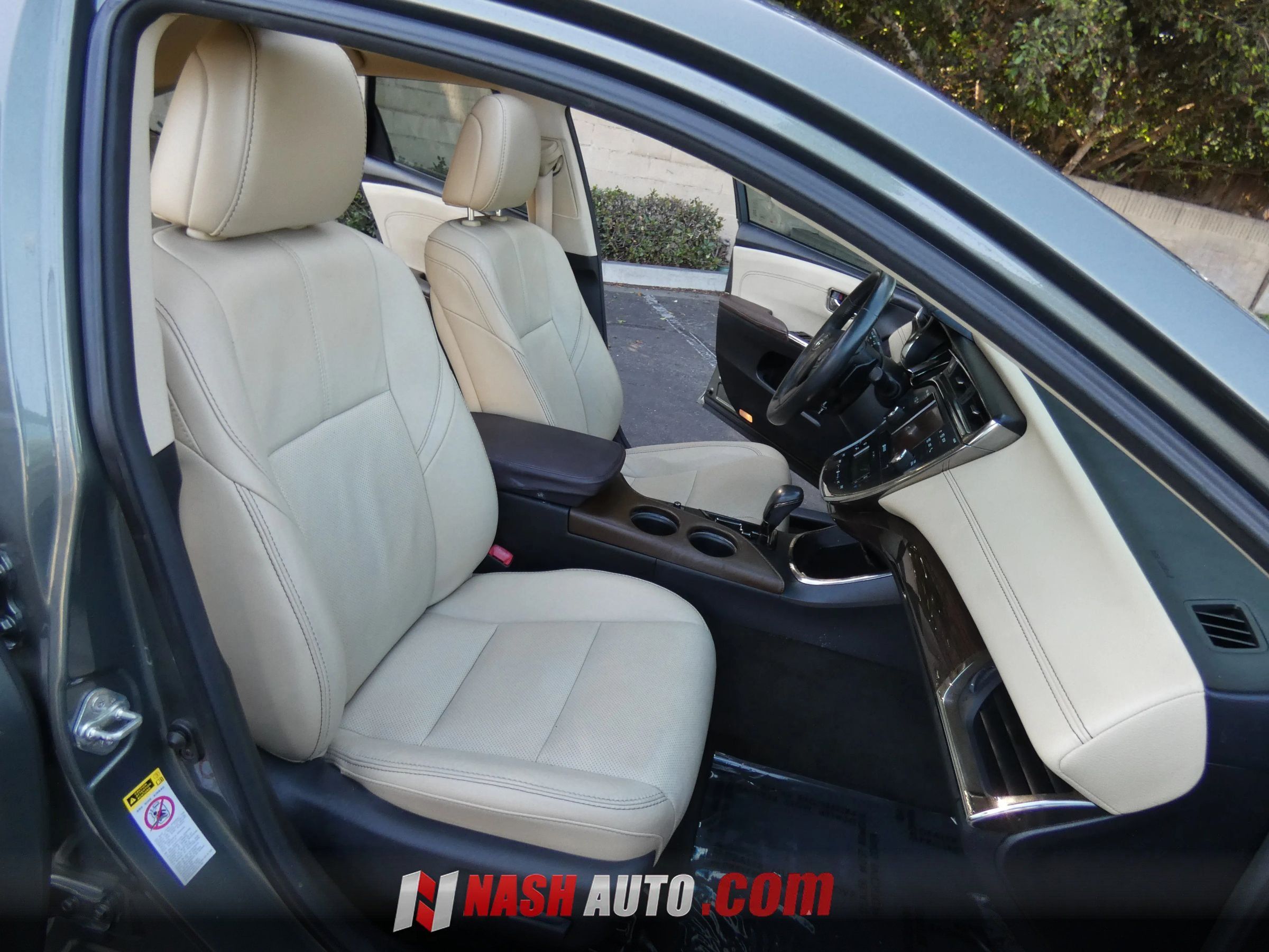 Used 2013 Toyota Avalon Limited FWD image 27