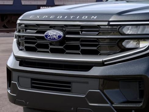 New 2027 Ford Expedition Platinum RWD image 17