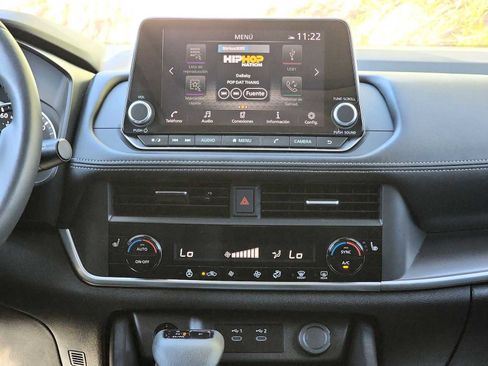 Used 2024 Nissan Rogue SV w/ SV Premium Package FWD image 19
