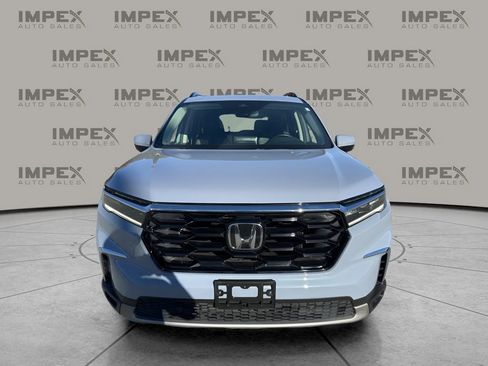 Used 2025 Honda Pilot Touring image 8