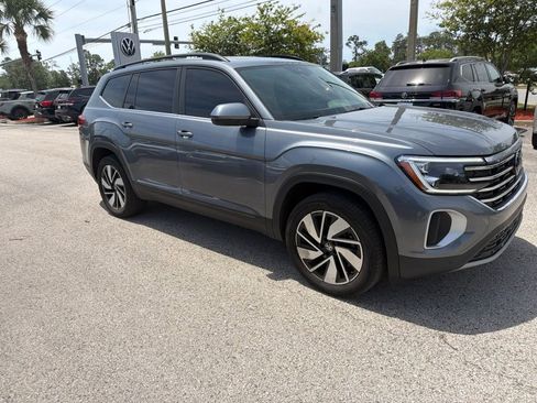 Certified 2024 Volkswagen Atlas SE w/ Panoramic Sunroof Package FWD image 23