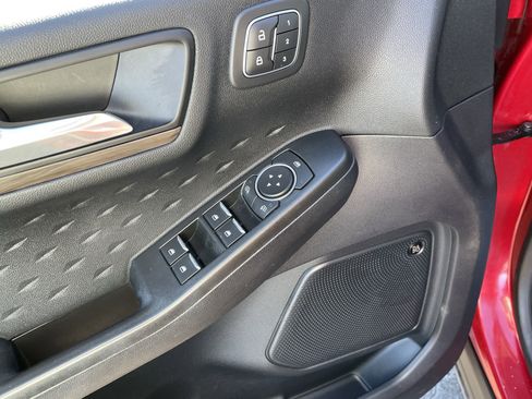 Used 2020 Ford Escape Titanium image 13