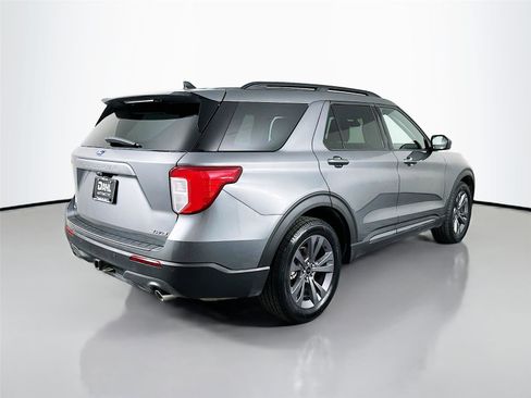 Used 2024 Ford Explorer XLT w/ Equipment Group 202A image 13