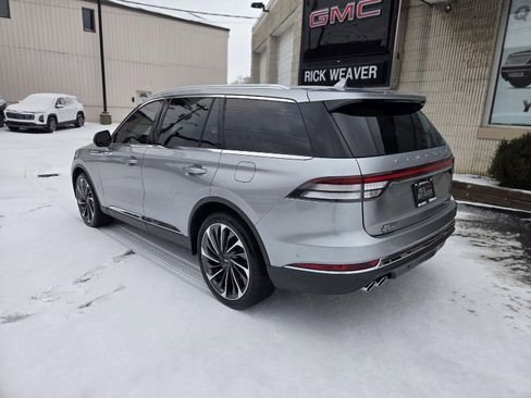 Used 2020 Lincoln Aviator Reserve w/ Equipment Group 202A image 7