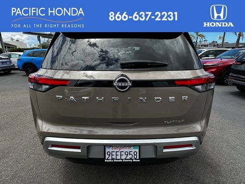 Used 2023 Nissan Pathfinder Platinum FWD image 7