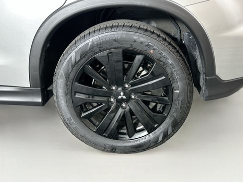 Used 2025 Mitsubishi Outlander Sport LE AWD/4WD image 11