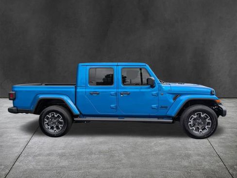 Used 2026 Jeep Gladiator Sport AWD/4WD image 3