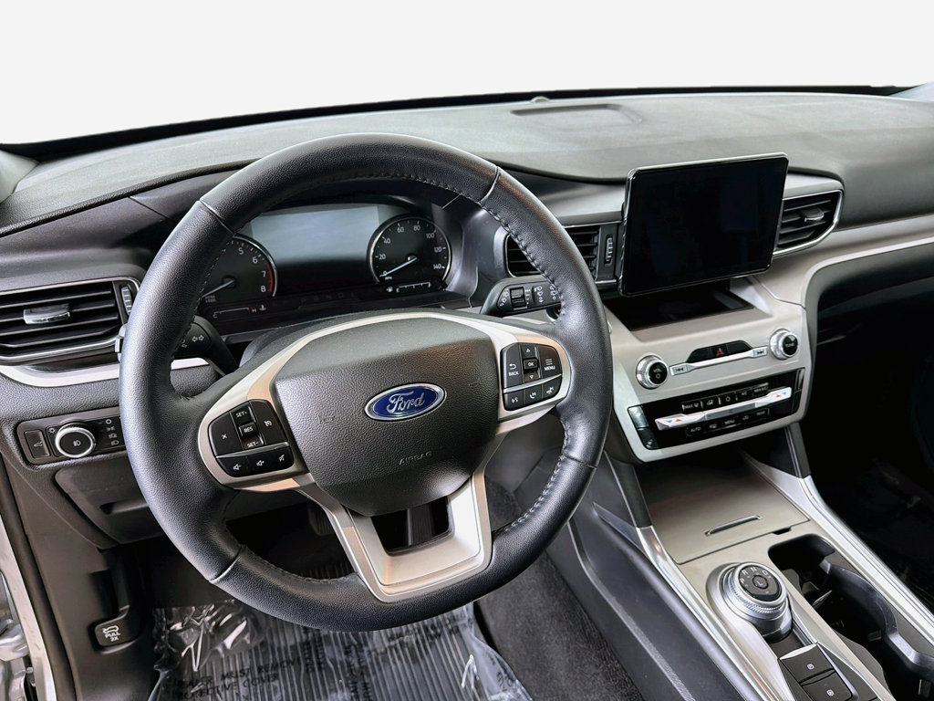 Used 2023 Ford Explorer XLT w/ Equipment Group 202A AWD/4WD image 19