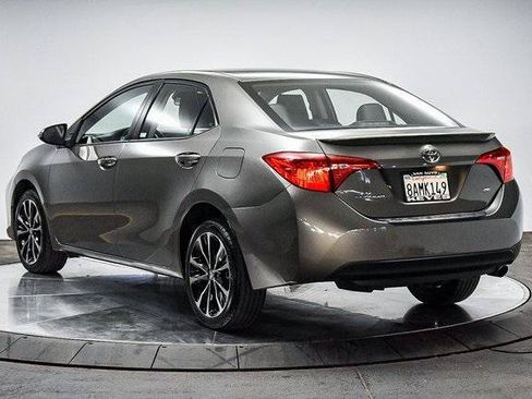 Certified 2018 Toyota Corolla SE FWD image 2