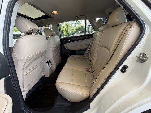 Used 2016 Subaru Outback 2.5i Limited image 9