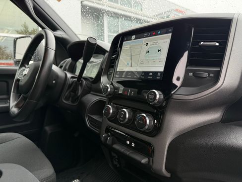 Used 2024 RAM 3500 Tradesman w/ Convenience Group image 23