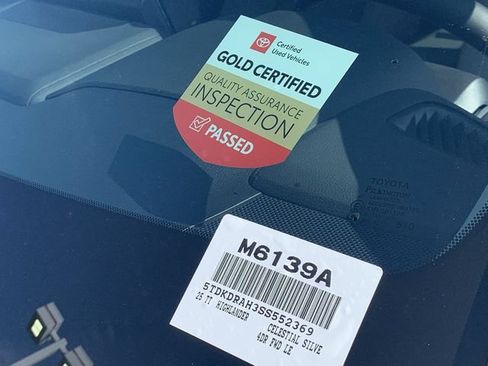 Used 2025 Toyota Highlander LE FWD image 37