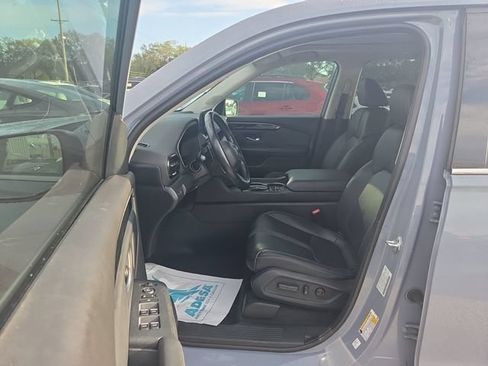 Used 2023 Honda Pilot Touring image 4