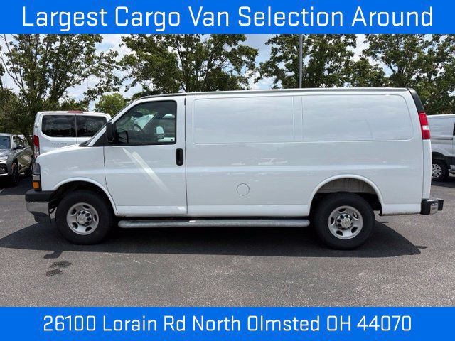 Used 2025 Chevrolet Express 2500 w/ Driver Convenience Package RWD image 2