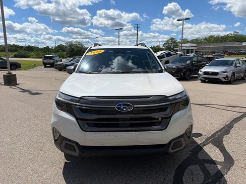 Certified 2025 Subaru Forester Limited w/ Popular Package #2 AWD/4WD image 2
