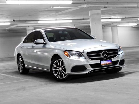 Used 2017 Mercedes-Benz C 300 C 300 image 4