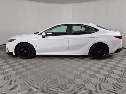 Used 2025 Toyota Camry SE FWD image 6