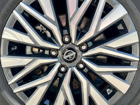 Used 2024 Nissan Altima 2.5 SV image 13