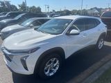 Used 2025 Chevrolet Trax LS w/ LS Convenience Package image 2