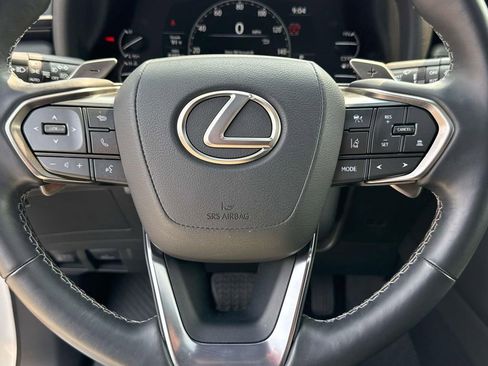 Used 2024 Lexus LX 600 4WD w/ Premium Package image 9