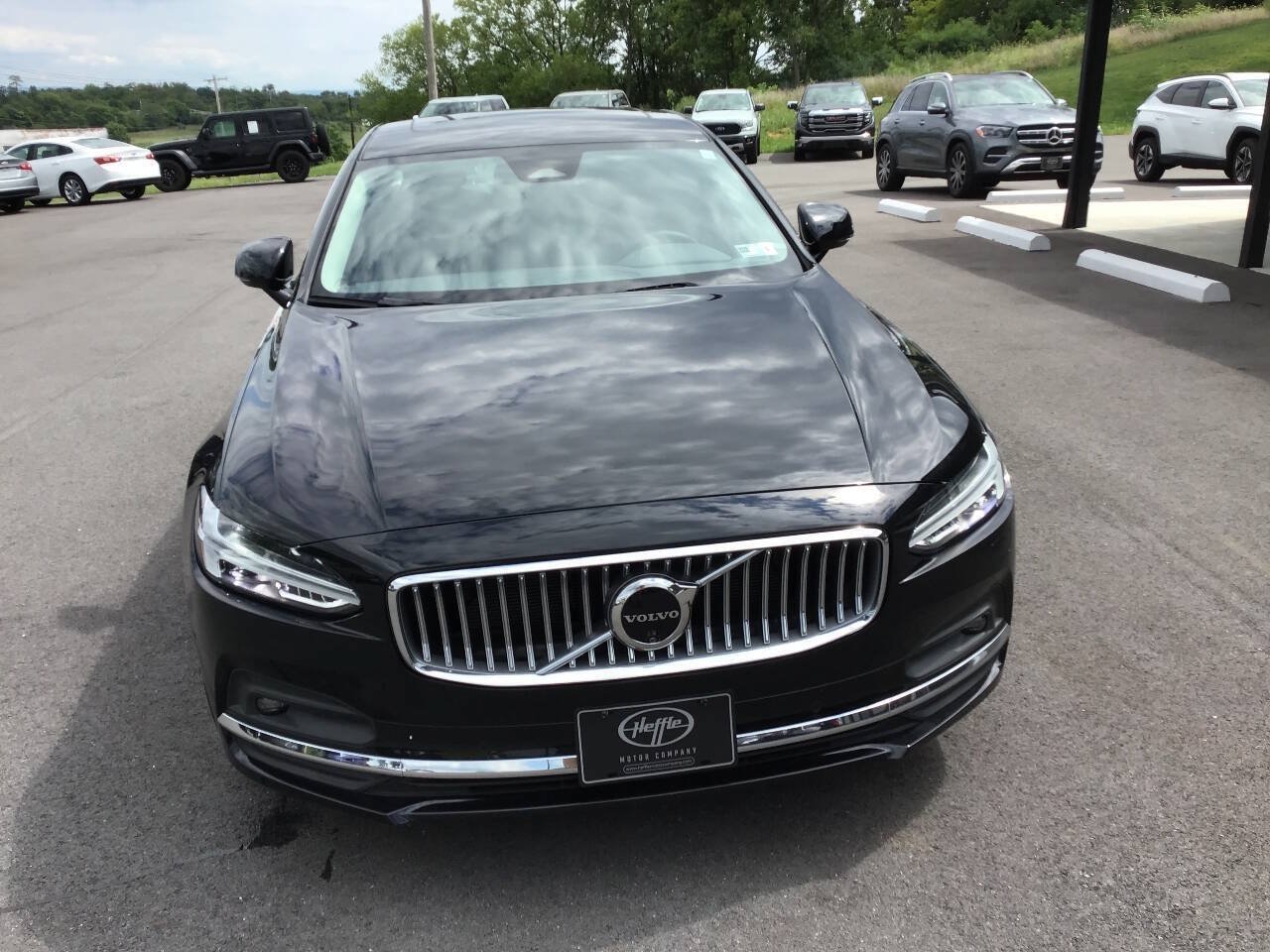 Used 2024 Volvo S90 B6 Plus AWD/4WD image 4
