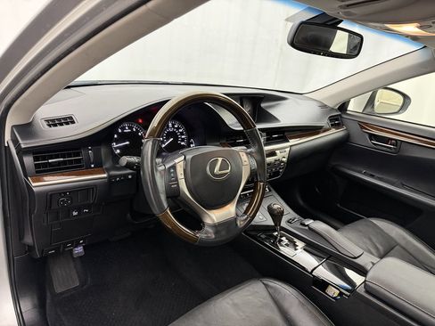 Used 2013 Lexus ES 350 w/ Luxury Pkg FWD image 6