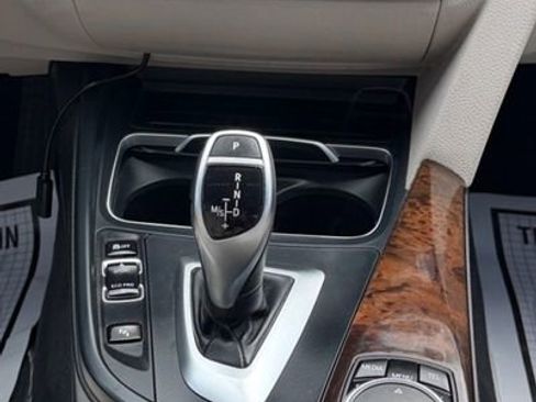 Used 2016 BMW 328i xDrive Sedan AWD/4WD image 17