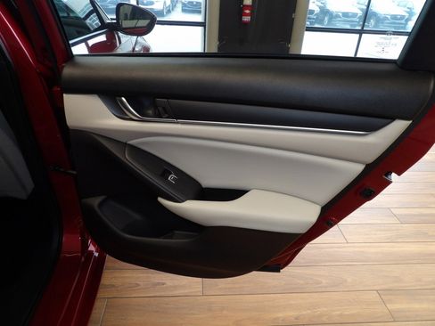 Used 2018 Honda Accord LX image 15