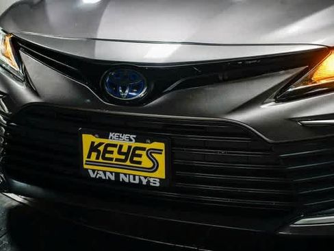 Used 2021 Toyota Camry LE image 8