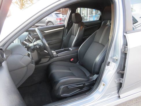 Used 2019 Honda Civic Sport image 9