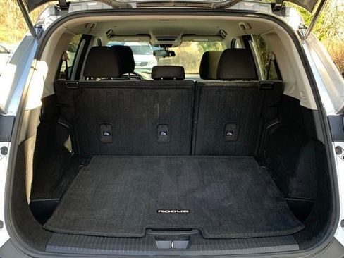 Used 2023 Nissan Rogue SV image 12