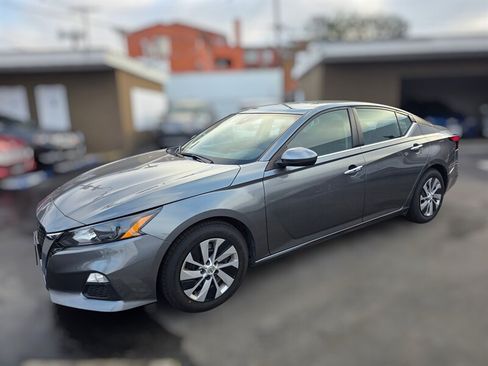 Used 2022 Nissan Altima 2.5 S FWD image 11