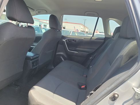 Used 2022 Toyota RAV4 LE FWD image 18