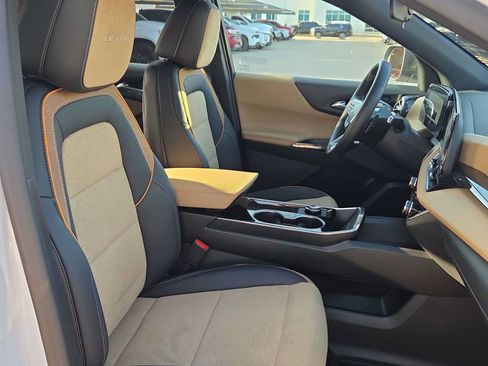 Used 2026 Chevrolet Equinox ACTIV w/ LPO, Floor Liner Package FWD image 18