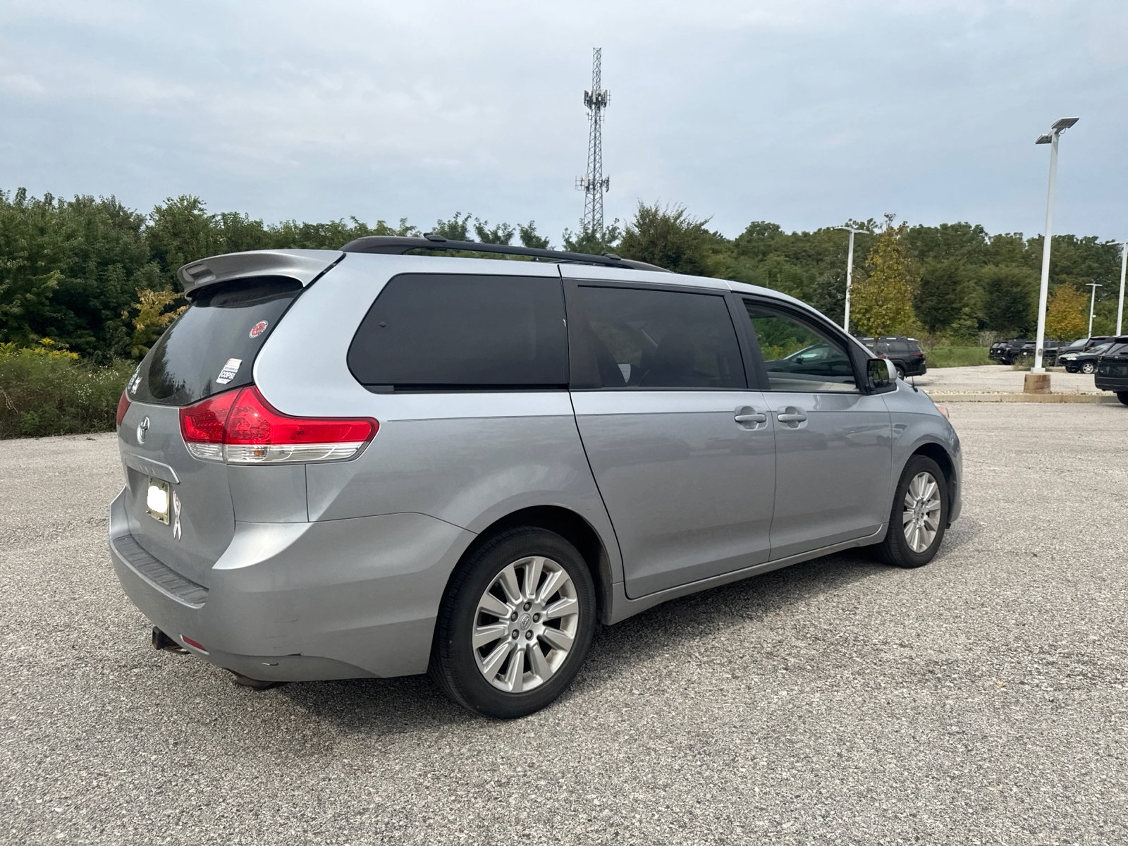Used 2012 Toyota Sienna LE w/ Towing Pkg AWD/4WD image 23