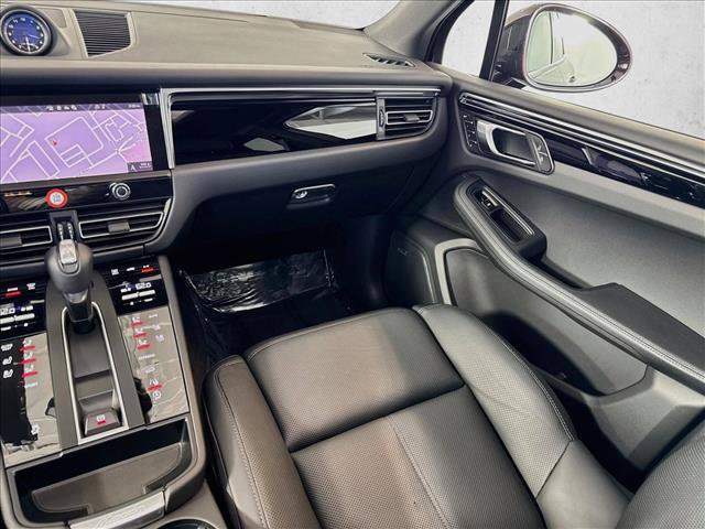 Certified 2026 Porsche Macan Turbo AWD/4WD image 20