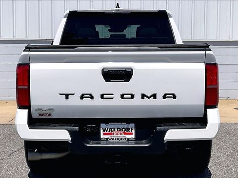 Used 2024 Toyota Tacoma SR5 AWD/4WD image 5
