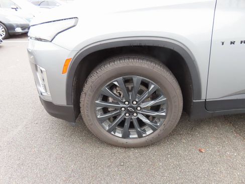 Used 2023 Chevrolet Traverse RS image 9