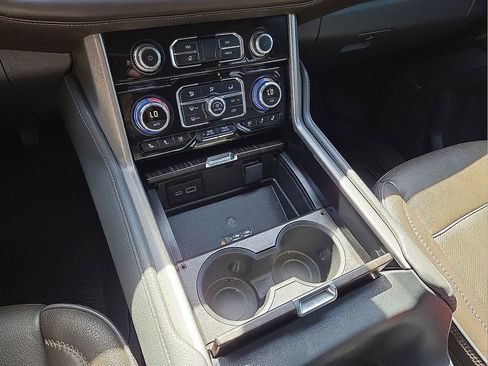 Used 2024 GMC Yukon Denali image 32