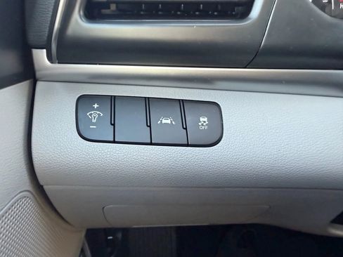 Used 2020 Hyundai Elantra SE image 23