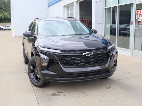 New 2026 Chevrolet Trax LT w/ Midnight Edition FWD image 34