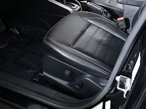 Used 2020 Ford EcoSport Titanium image 22