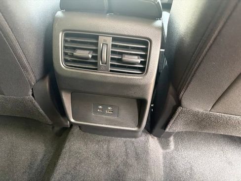 Used 2023 Nissan Rogue SV AWD/4WD image 33