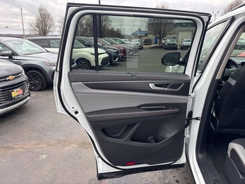 New 2026 Volkswagen Atlas Peak Edition image 43