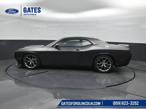 Used 2022 Dodge Challenger GT RWD image 7