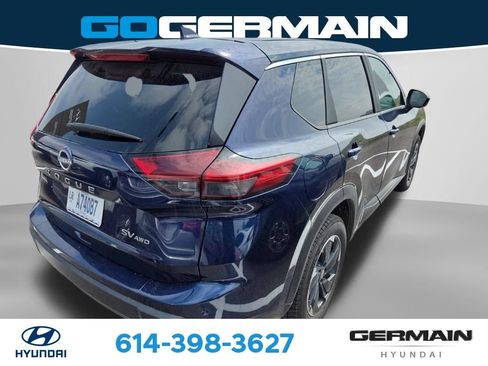 Used 2024 Nissan Rogue SV AWD/4WD image 9