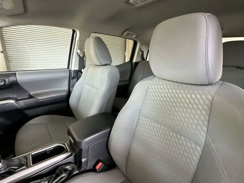Used 2021 Toyota Tacoma SR5 RWD image 14